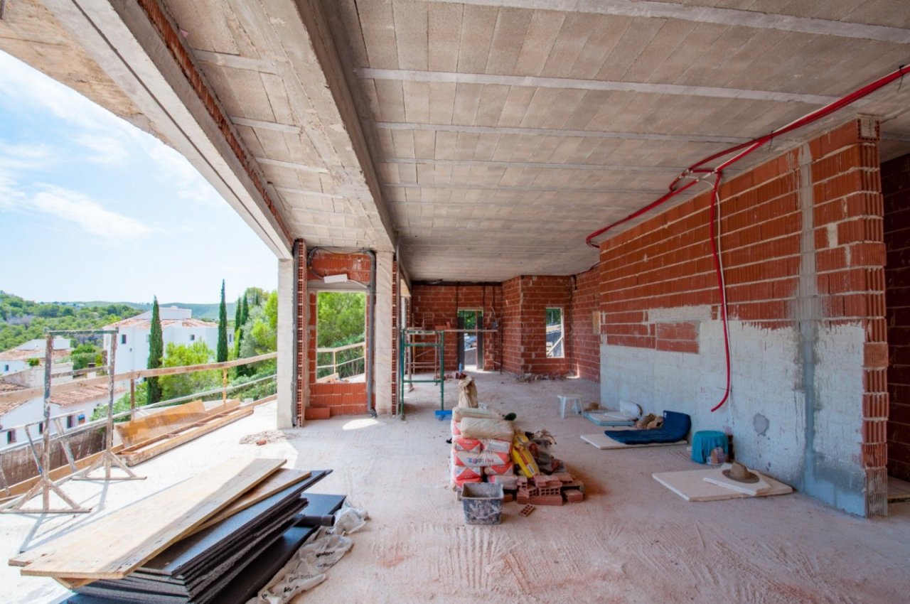 Exklusive Neubau-Wohnung mit Panoramablick - Rohbau mit Potenzial in Top-Lage!