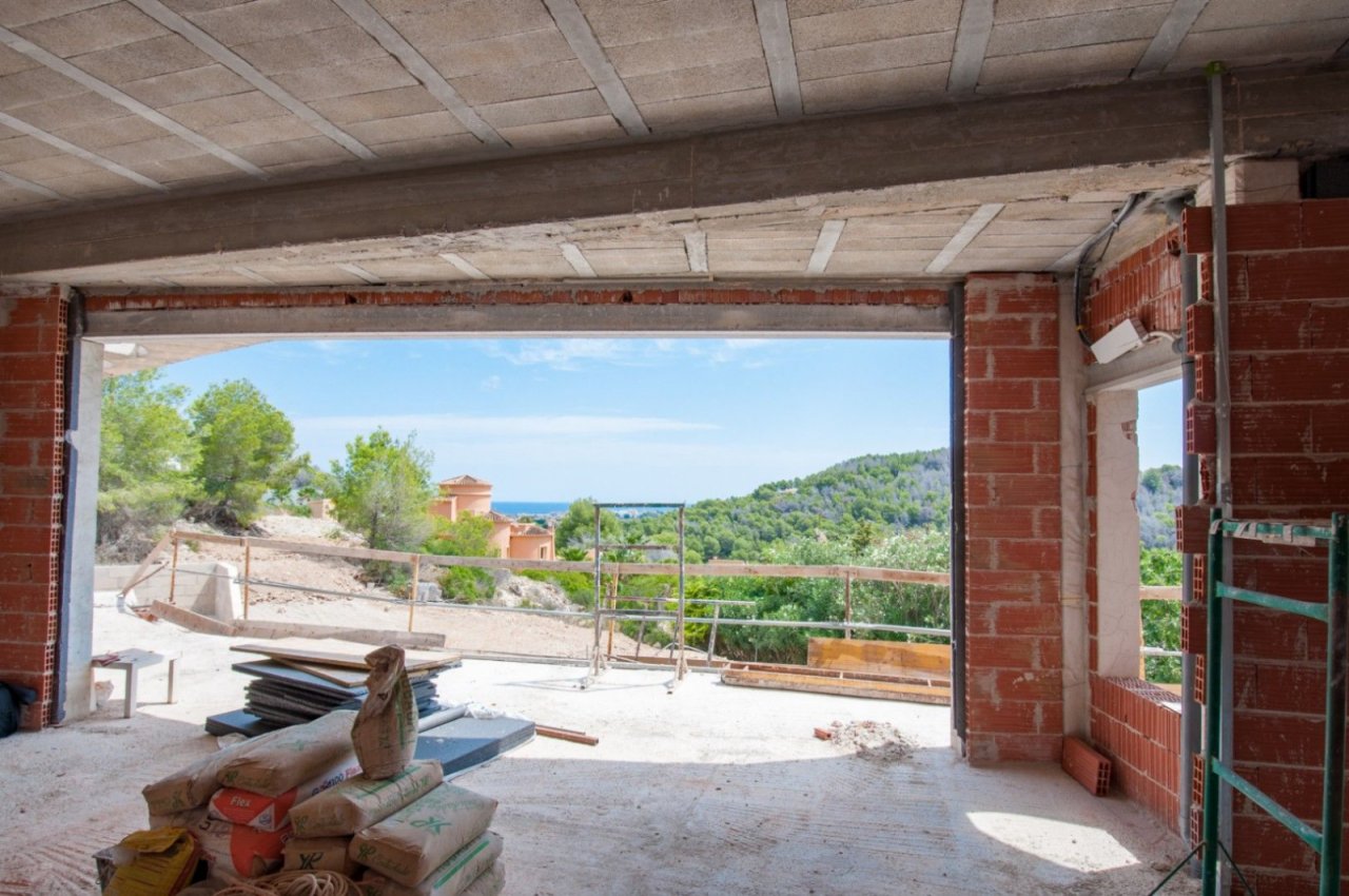 Panorama-Ausblick: Rohbau mit Meerblick und Zukunftspotenzial!