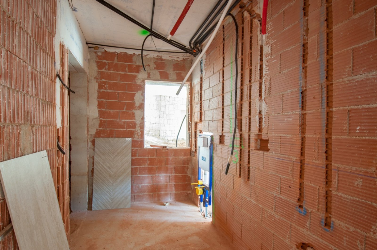 Rohbau mit Potenzial: Moderne Sanitärinstallation und Tageslicht-Durchflutung garantieren Wohnkomfort! Rohbau mit Potenzial: Moderne Sanitärinstallation und Tageslicht-Durchflutung garantieren Wohnkomfort!