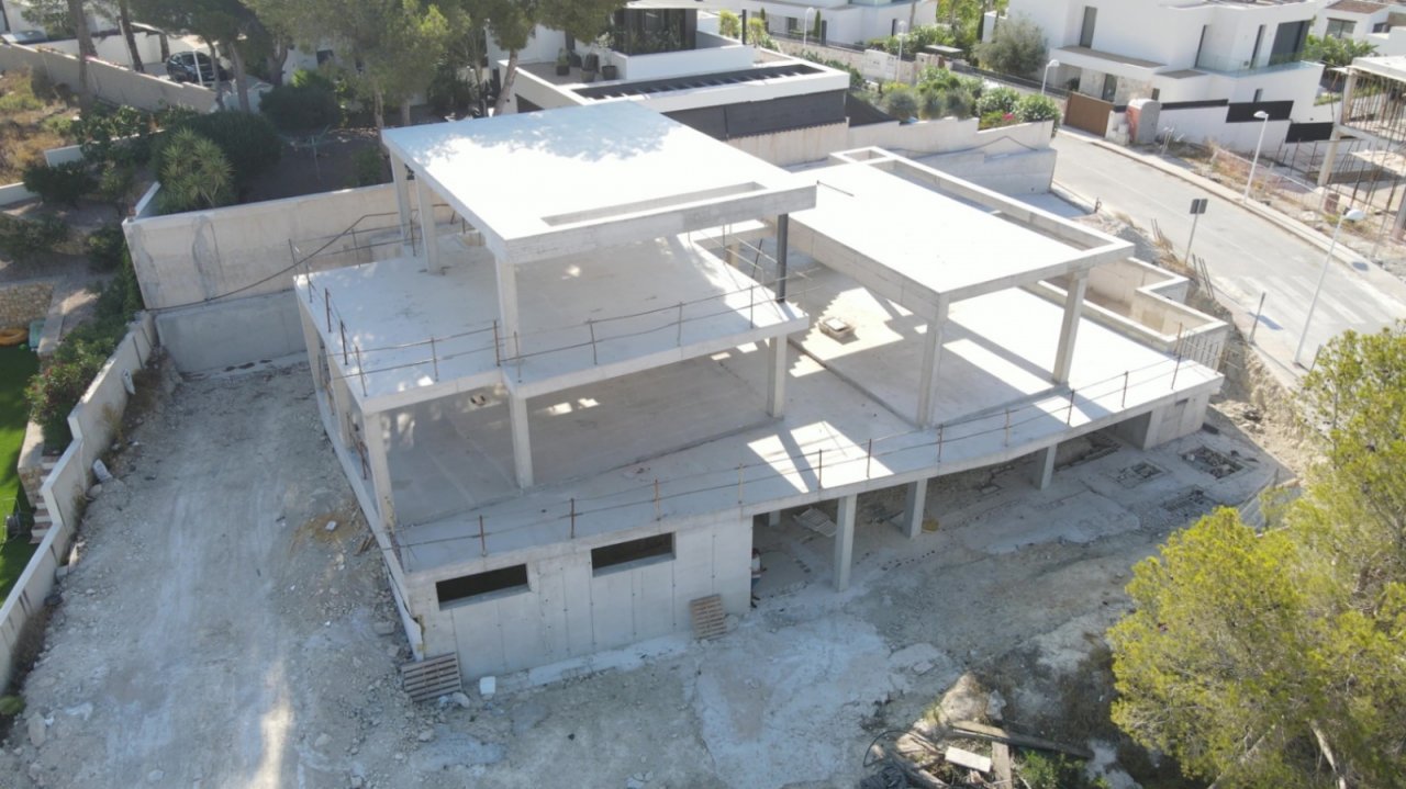 Exklusive Architekten-Villa in Rohbauphase - Moderne Raumaufteilung mit atemberaubender Terrassenarchitektur! Exklusive Architekten-Villa in Rohbauphase - Moderne Raumaufteilung mit atemberaubender Terrassenarchitektur!
