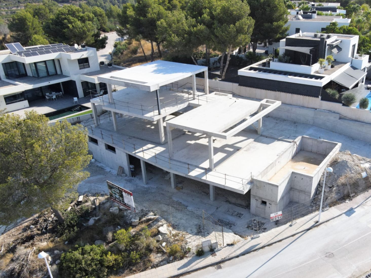 Exklusive Neubau-Villa mit atemberaubender Architektur und Panoramablick - Rohbau mit Potenzial in Top-Lage! Exklusive Neubau-Villa mit atemberaubender Architektur und Panoramablick - Rohbau mit Potenzial in Top-Lage!