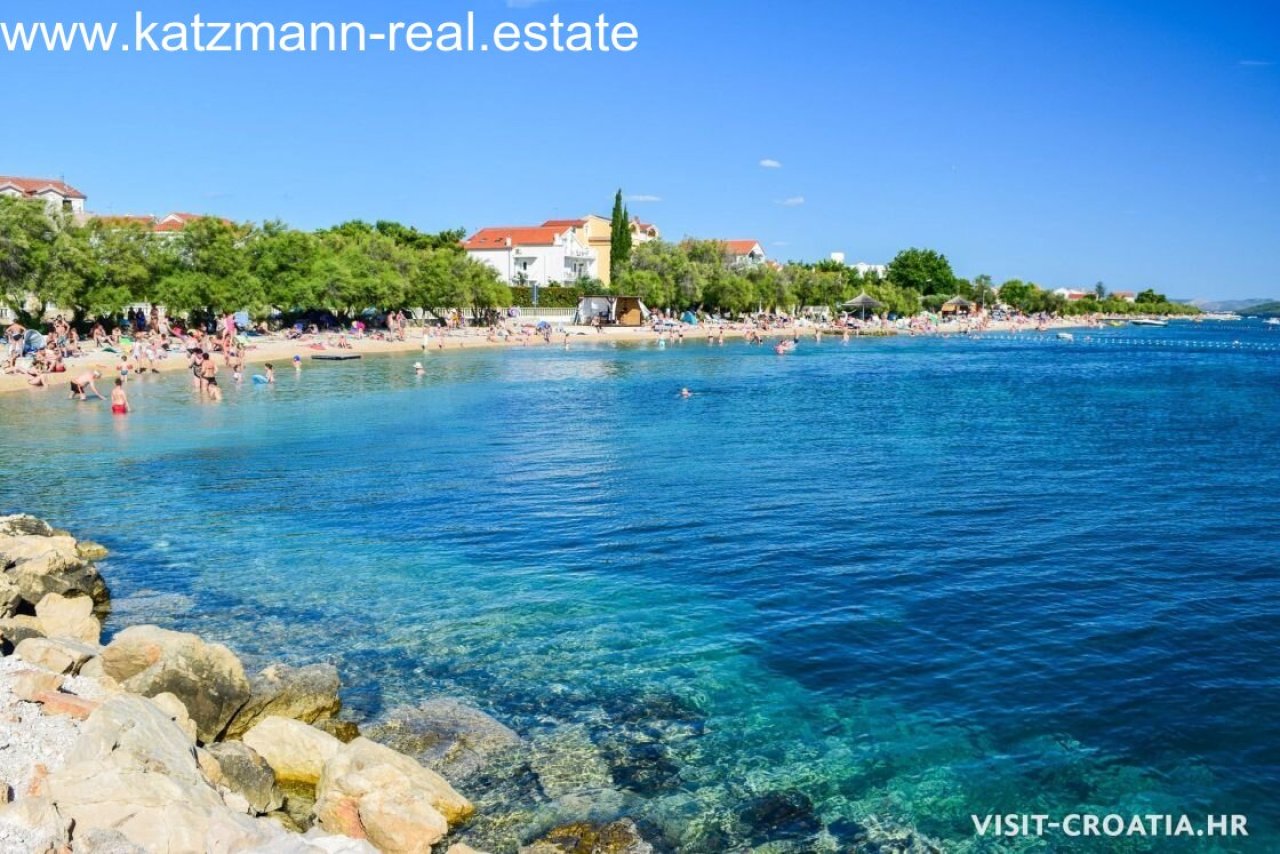 Traumhafte Meerfront-Investition: Direkte Strandlage mit kristallklarem Wasser und Urlaubspotenzial! Traumhafte Meerfront-Investition: Direkte Strandlage mit kristallklarem Wasser und Urlaubspotenzial!