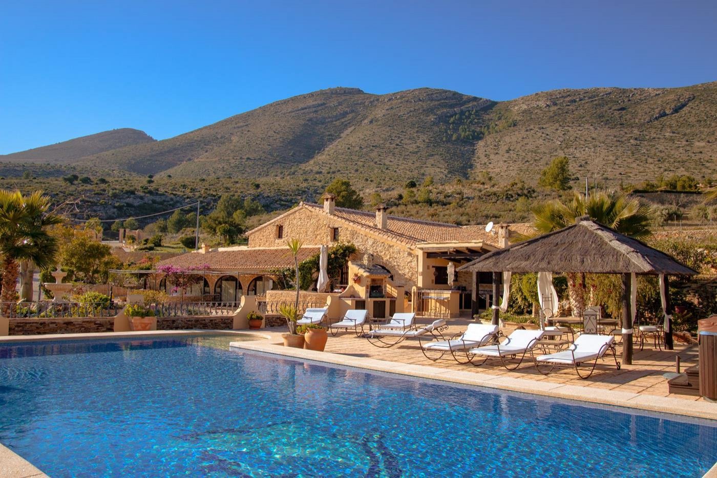 A dream house with a maritime flair – finca with breathtaking views of land and sea