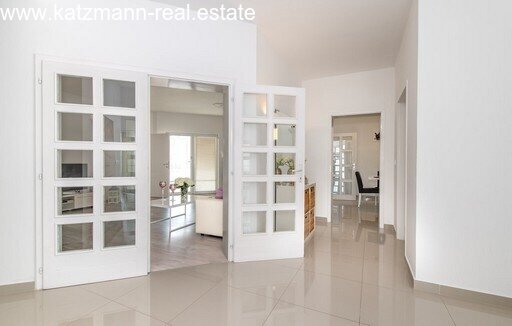 Freistehendes Erdgeschosshaus mit Garten - Vodice