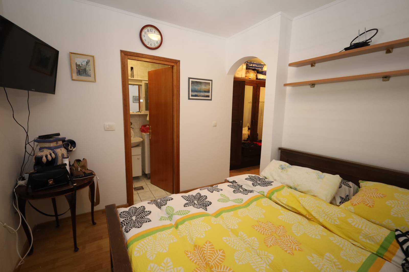 648424 - Villa in Vodice