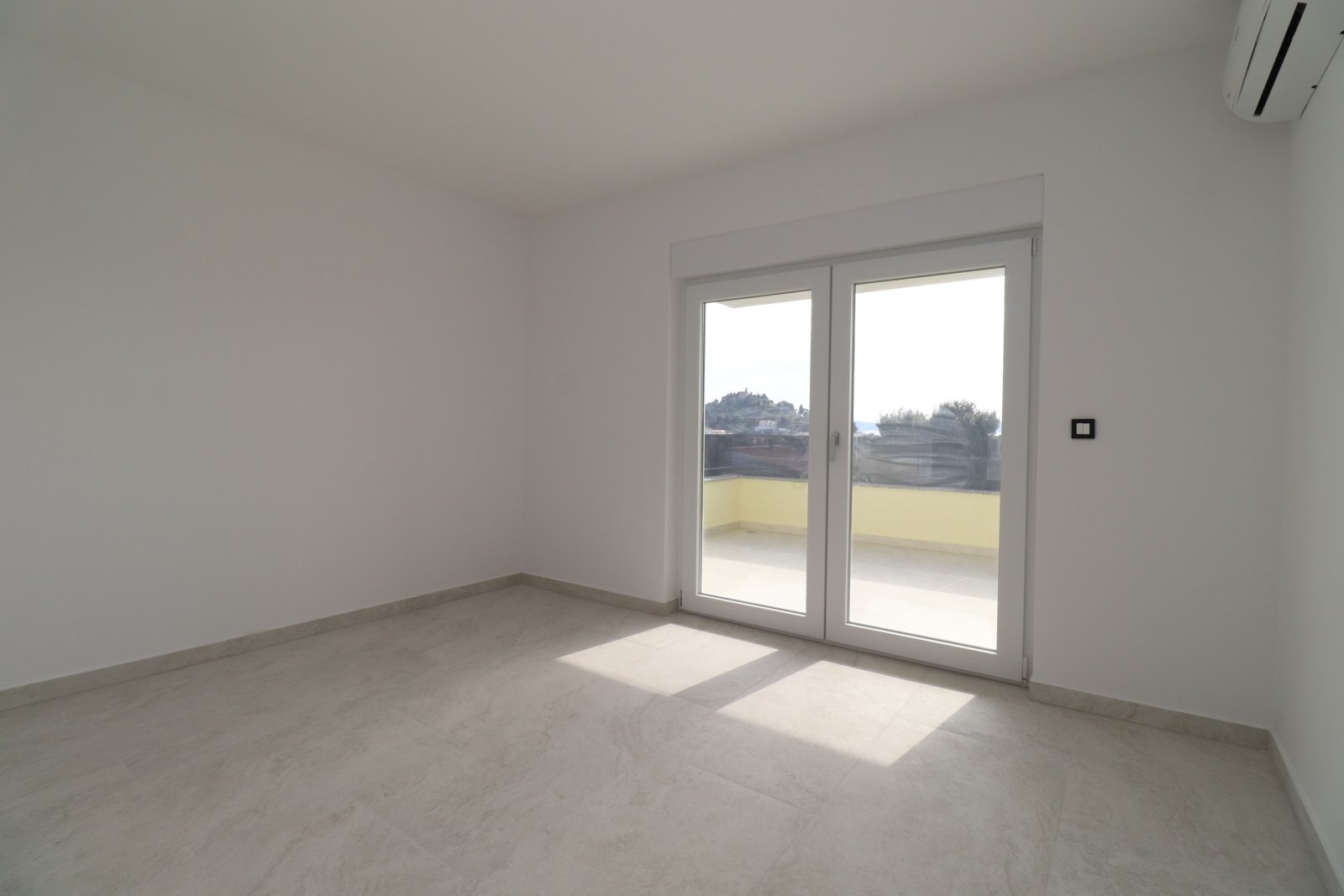 277086 - Villa in Tribunj