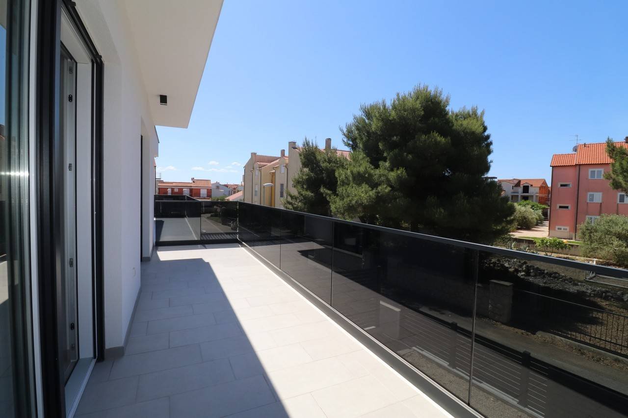596677 - Villa in Vodice