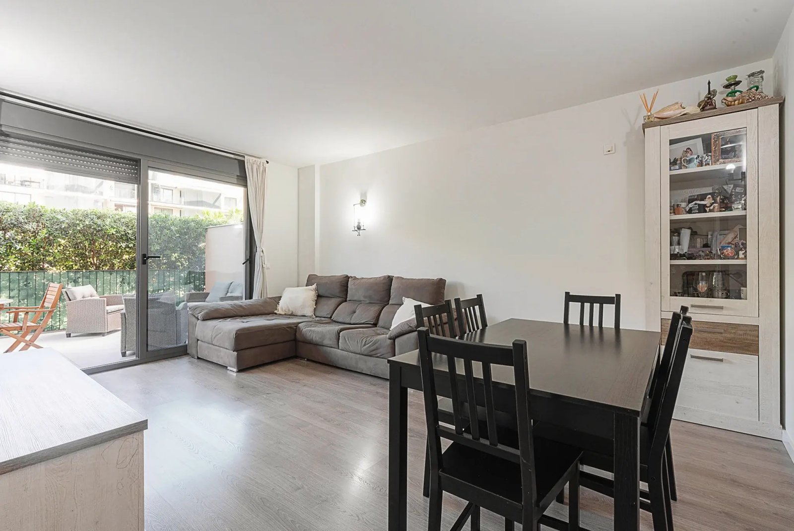 Modernes Wohnen in Palma – Elegante 5-Zimmer Eigentumswohnung mit nachhaltiger Solarheizung