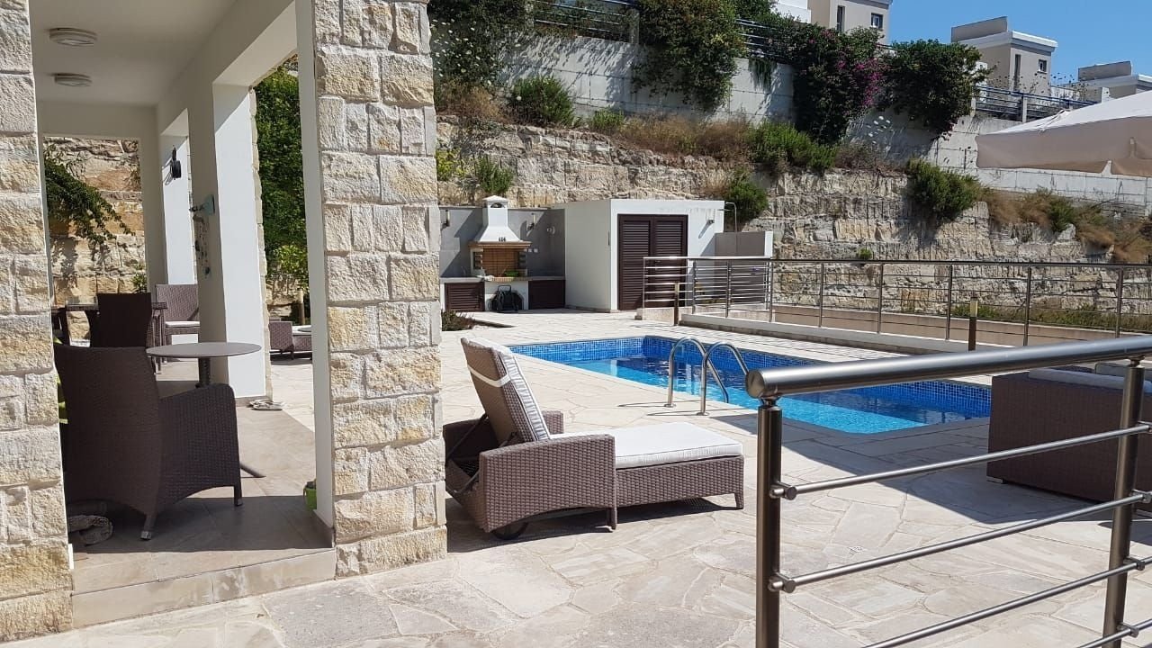 2 Storey 3 Bedrooms 3 bathtoom beautiful Villa with private swimming pool  7x3,5, fully furnished and equipped, heated floors, barbeque ares, giver...
