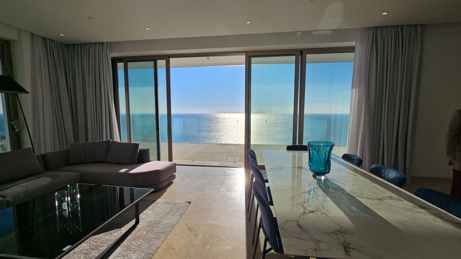 Luxury high-rise apartments in Kato Paphos for sale: At the 9th-floor Tower Apartment in Kato Paphos. This is a 3 Bedroom Apartment in a Luxury wat...