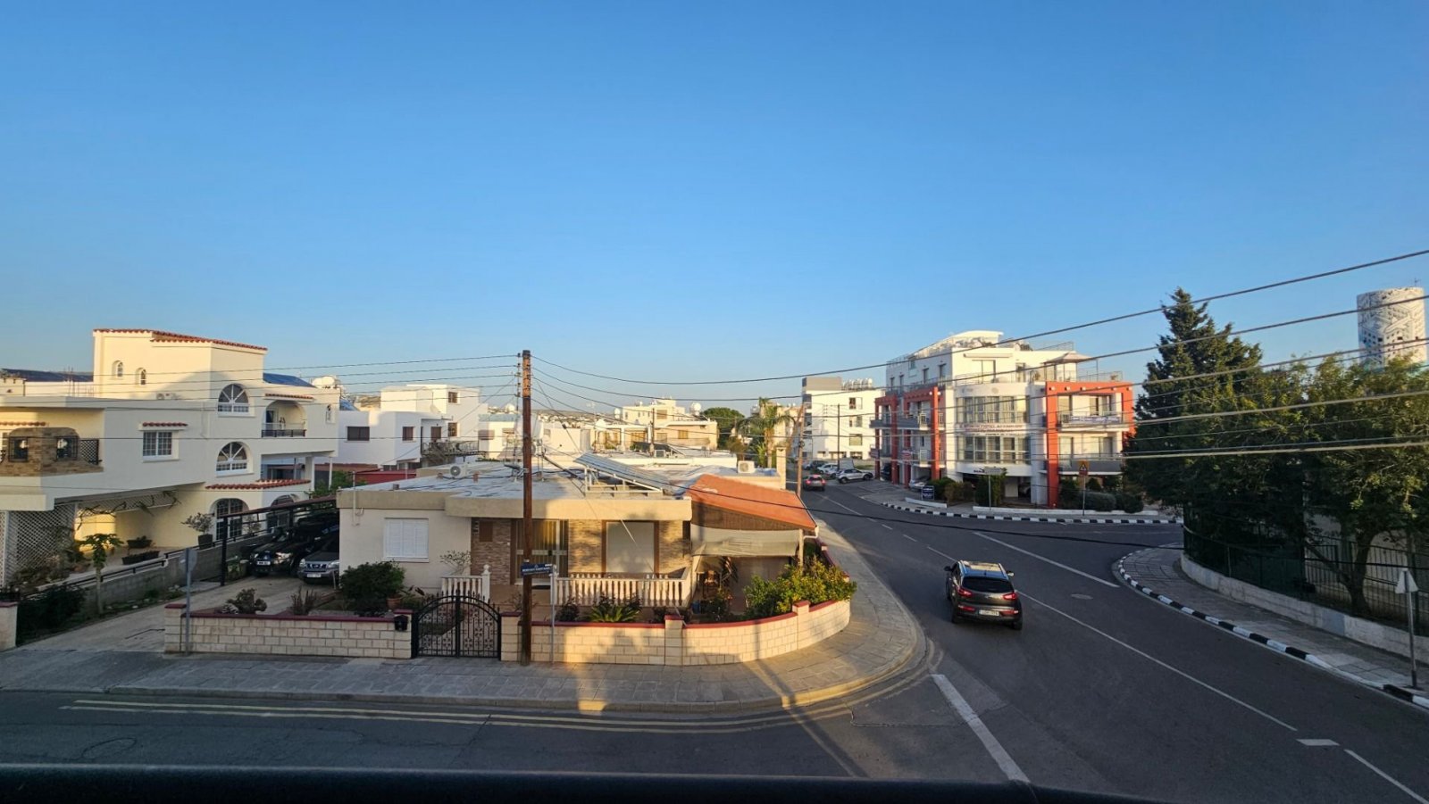 For sale is a charming townhouse located in the heart of Geroskipou, featuring 137 m2 of internal space. Built in 2008, this resale property offers a 