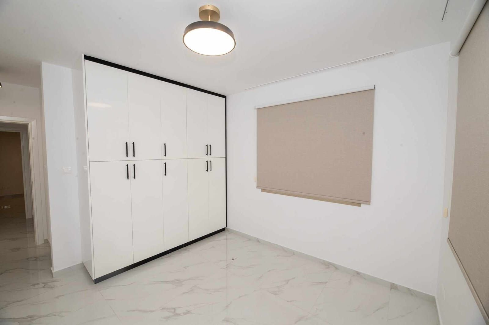 For sale: Modern top-floor apartment offering 82 m² of comfortable living space. This resale apartment was originally built in 2008 and tastefully ...