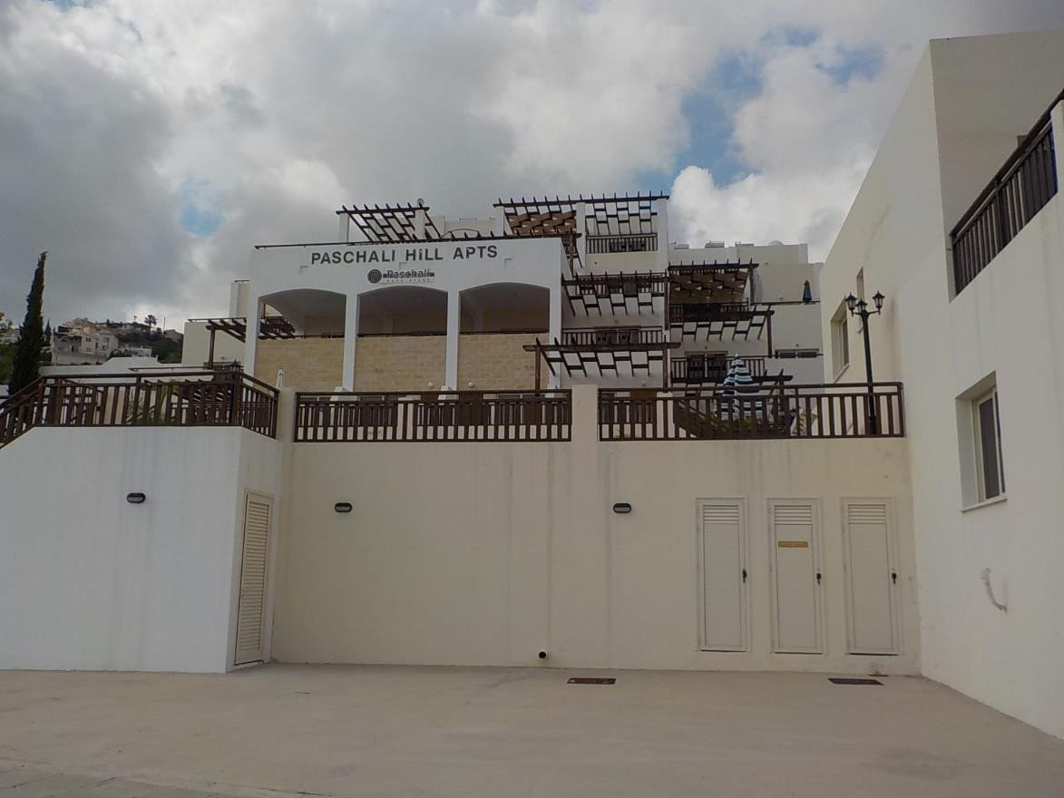 For sale is a resale apartment offering a generous 50 m² of internal space. This well-planned home features one comfortable bedroom and one bathroom,
