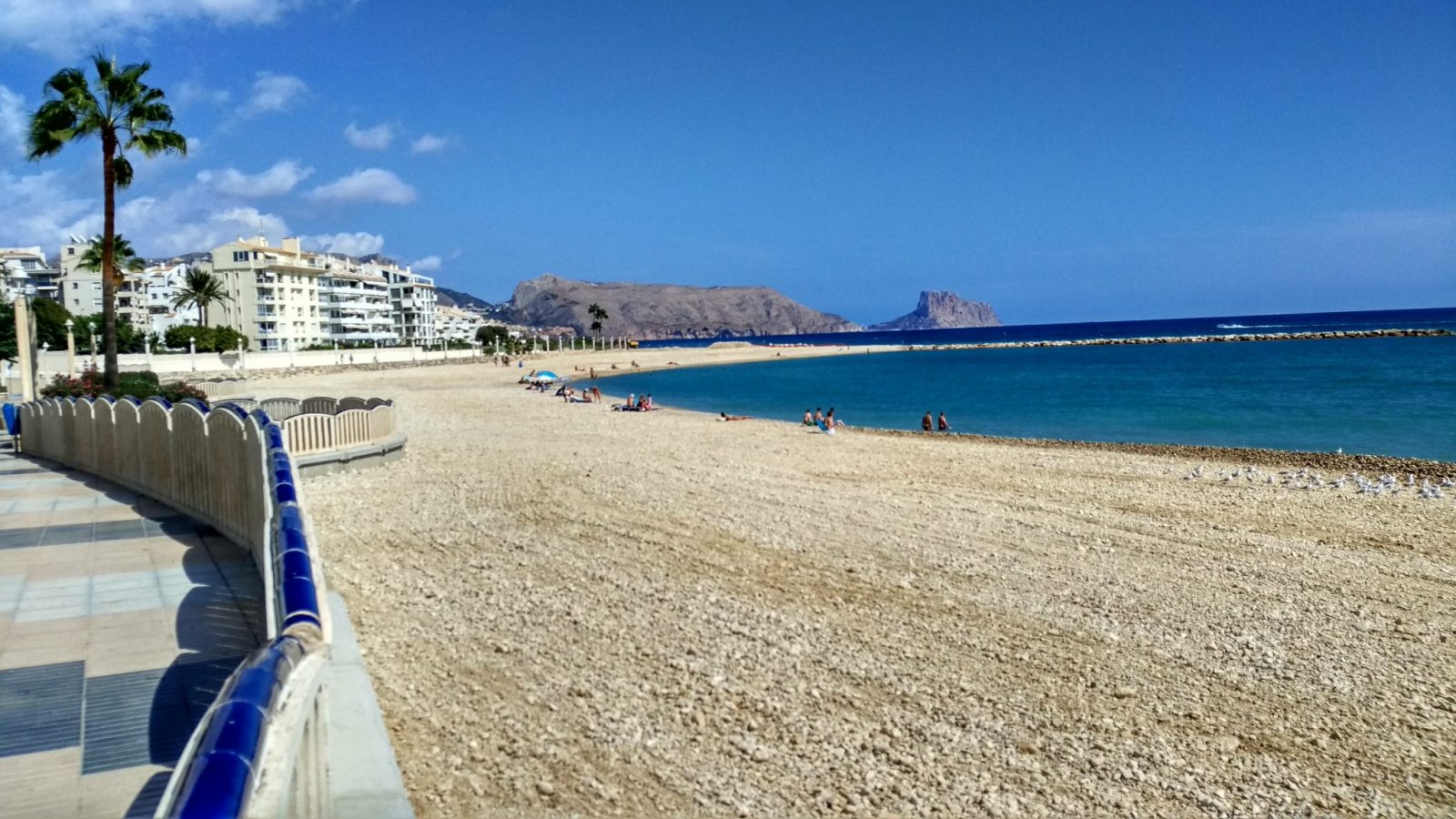 Dreamlike beach location with panoramic view - your property directly on the promenade! Dreamlike beach location with panoramic view - your property directly on the promenade!