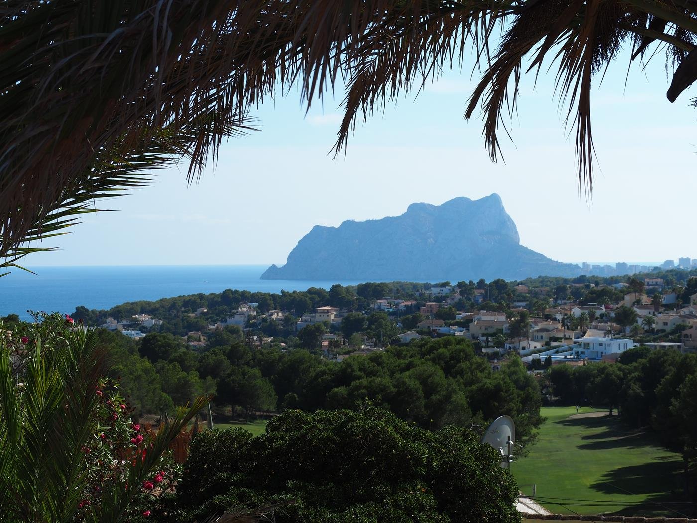 ¡Villa de lujo en Moraira: su paraíso personal le espera!