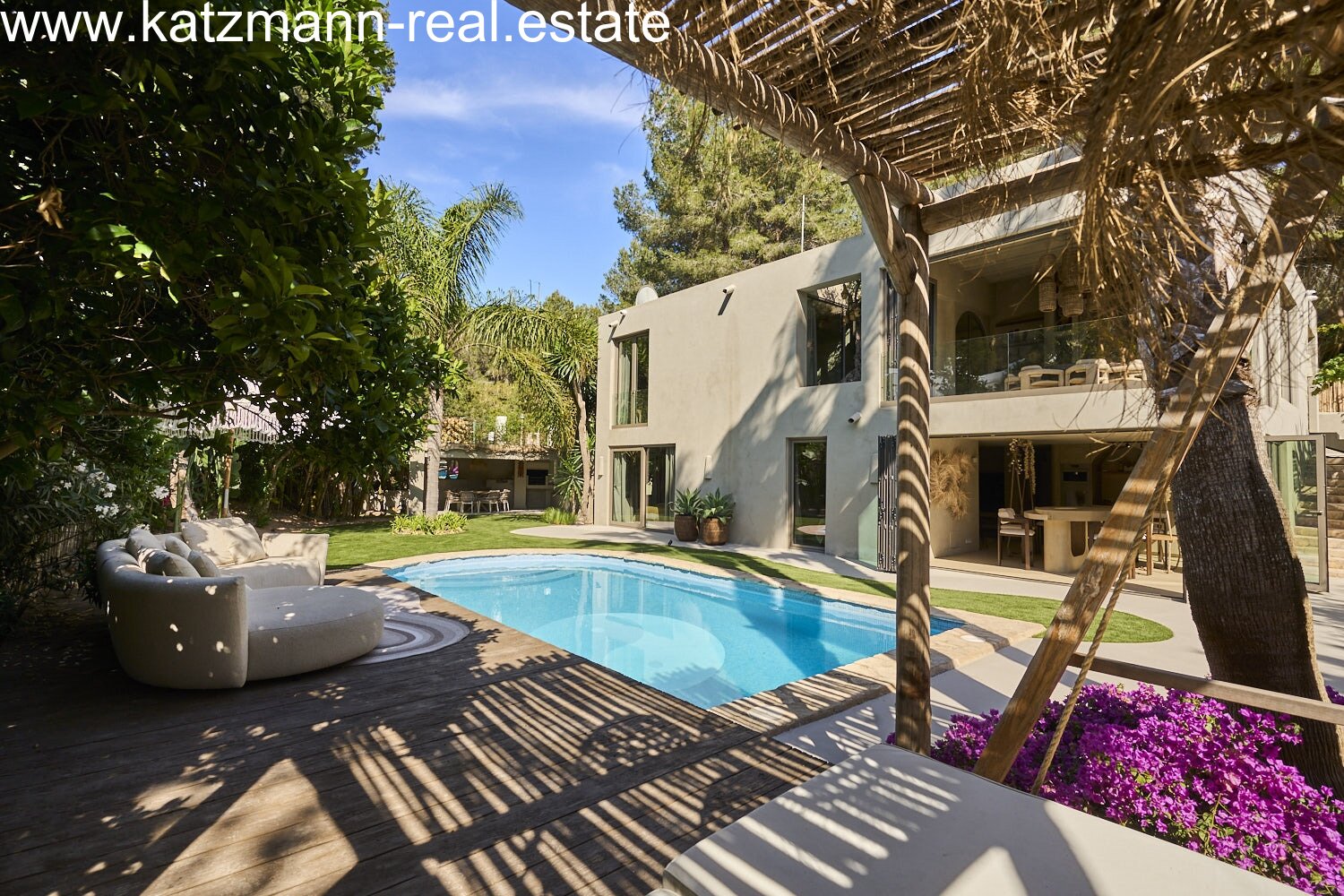 Yin Yang – Villa in Can Furnet