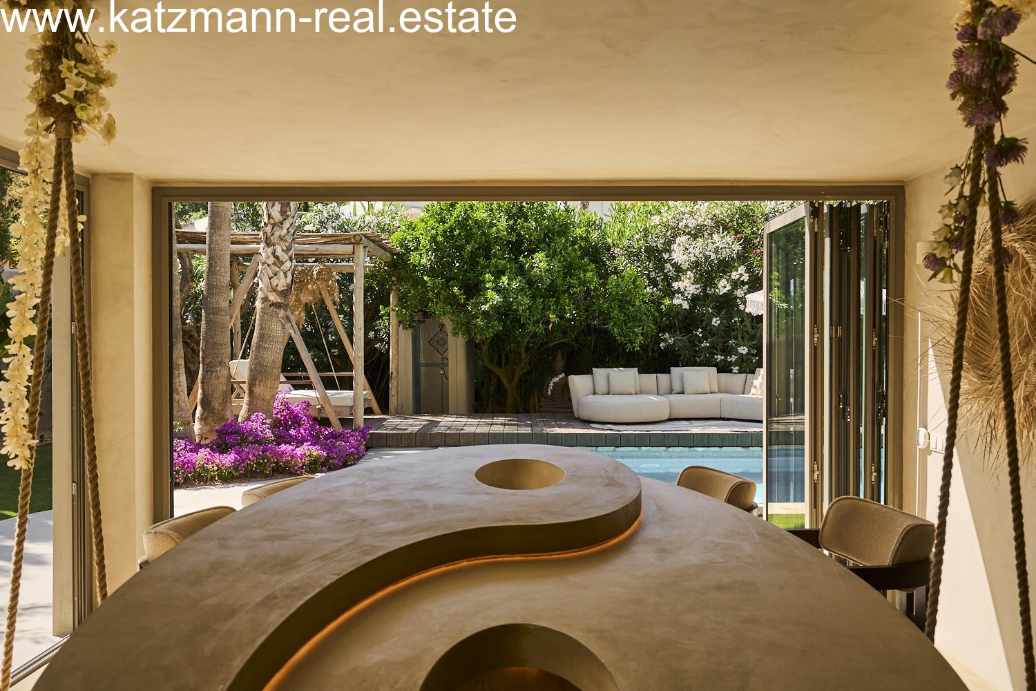 Yin Yang – Villa in Can Furnet