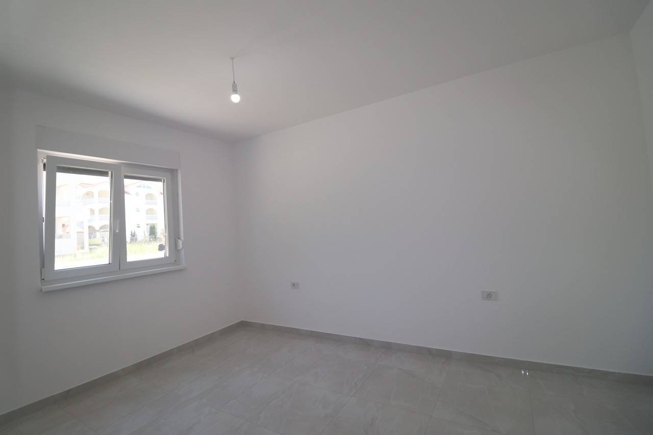596677 - Villa in Vodice
