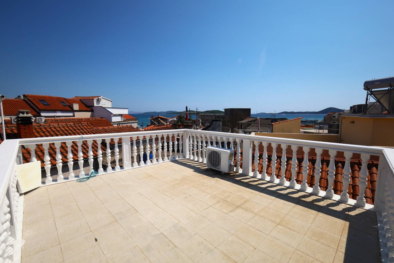 648424 - Villa in Vodice