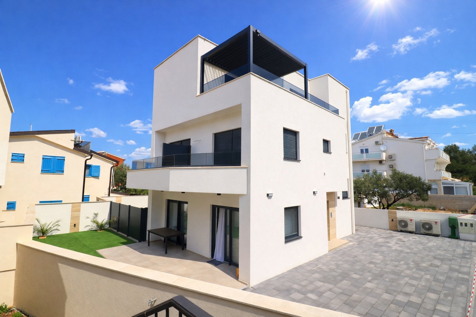303244 - Villa in Vodice