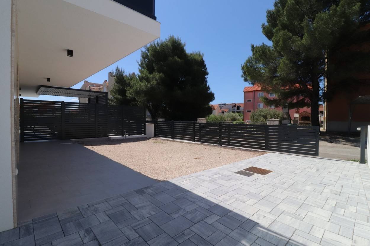 596677 - Villa in Vodice