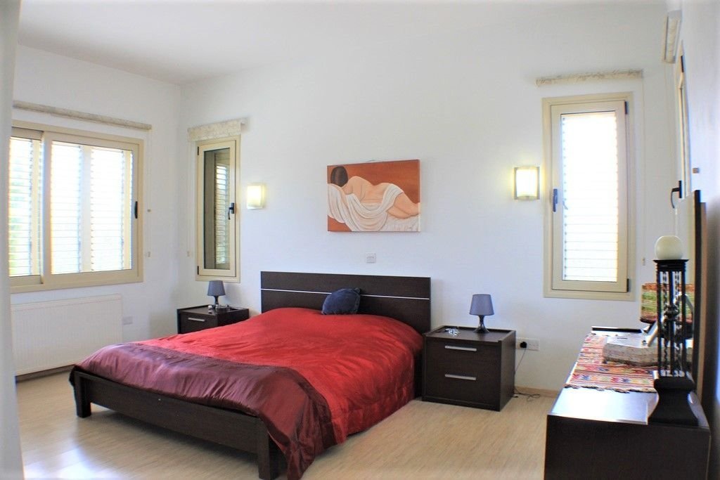 For Sale large private villa in Polemi village of Paphos in a private beautiful green area at the outskirts of the Village.
Private big swimming pool