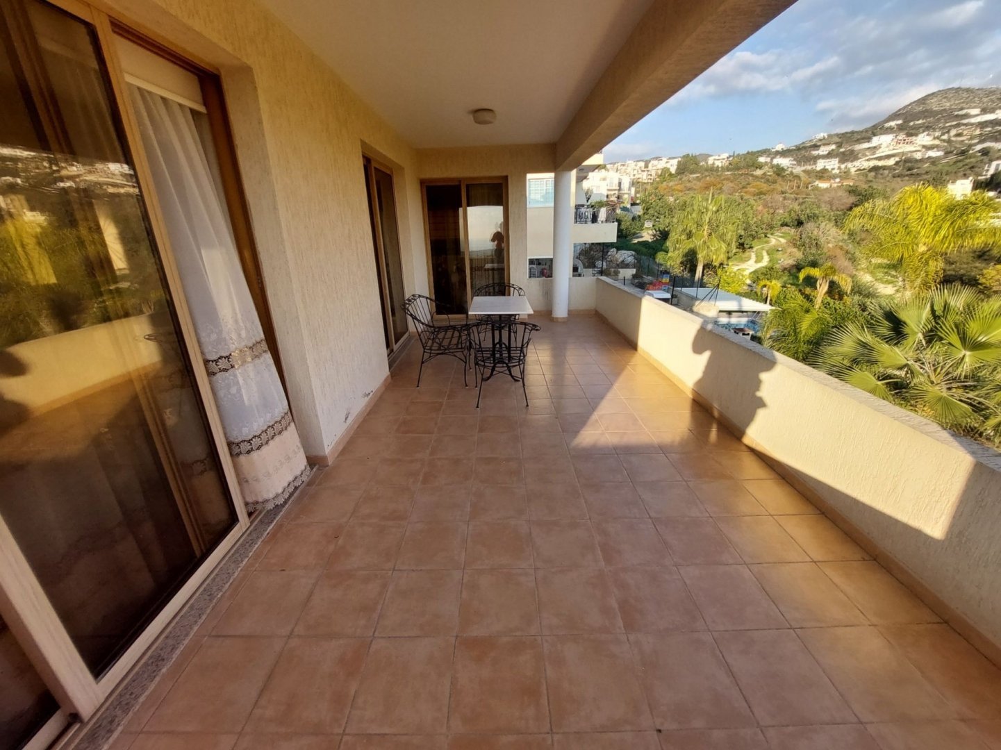 4 Bedrooms Detached Villa in Tala based on a big plot of Land with 90% building density and possibility to build another property. Apartment on a Base