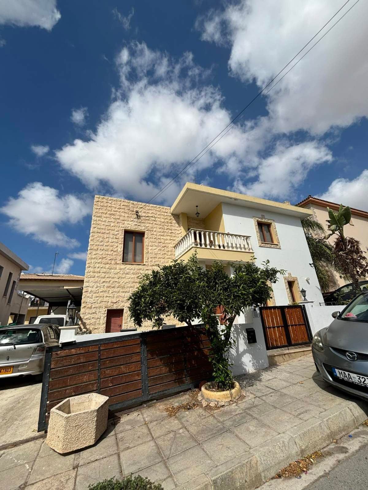 For sale is this charming detached villa located in the tranquil area of Timi. With a generous internal space of 184 m2, this home offers ample room f