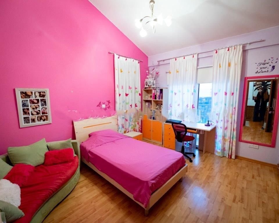 An extremely beautiful four-bedroom, four-bathroom superb detached villa located in the renowned area of Anarita Village.
It is set in an excellent a
