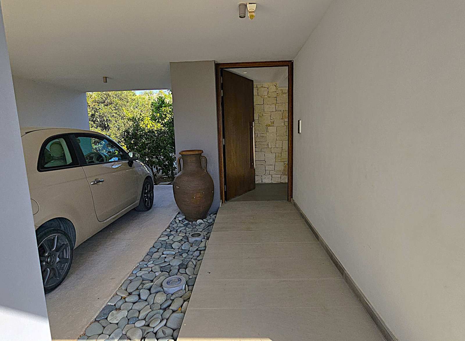 Modern 5-Bedroom Villa for Sale in Konia, Paphos – Ideal Investment in Cyprus
Discover this exceptional villa for sale in Konia, Paphos, offering the