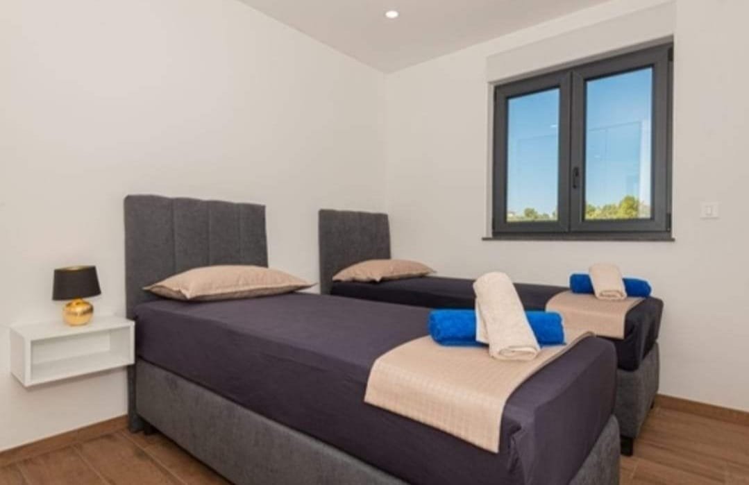 673088 - Villa in Vodice
