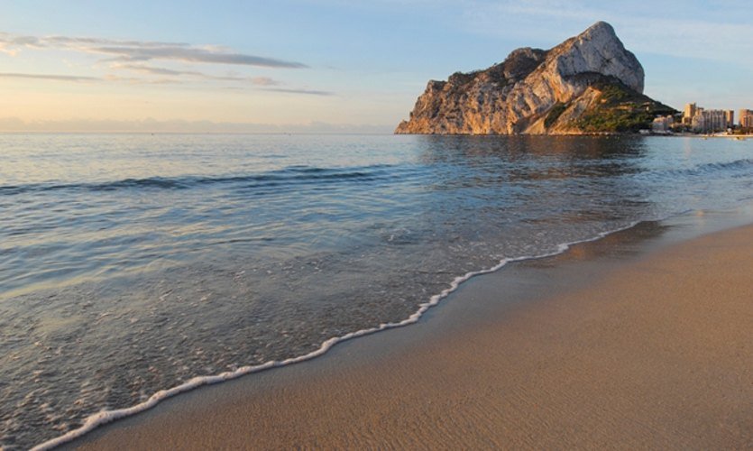 Ubicación exclusiva frente al mar con impresionantes vistas de acantilados: ¡su terreno soñado junto al agua! Ubicación exclusiva frente al mar con impresionantes vistas de acantilados: ¡su terreno soñado junto al agua!