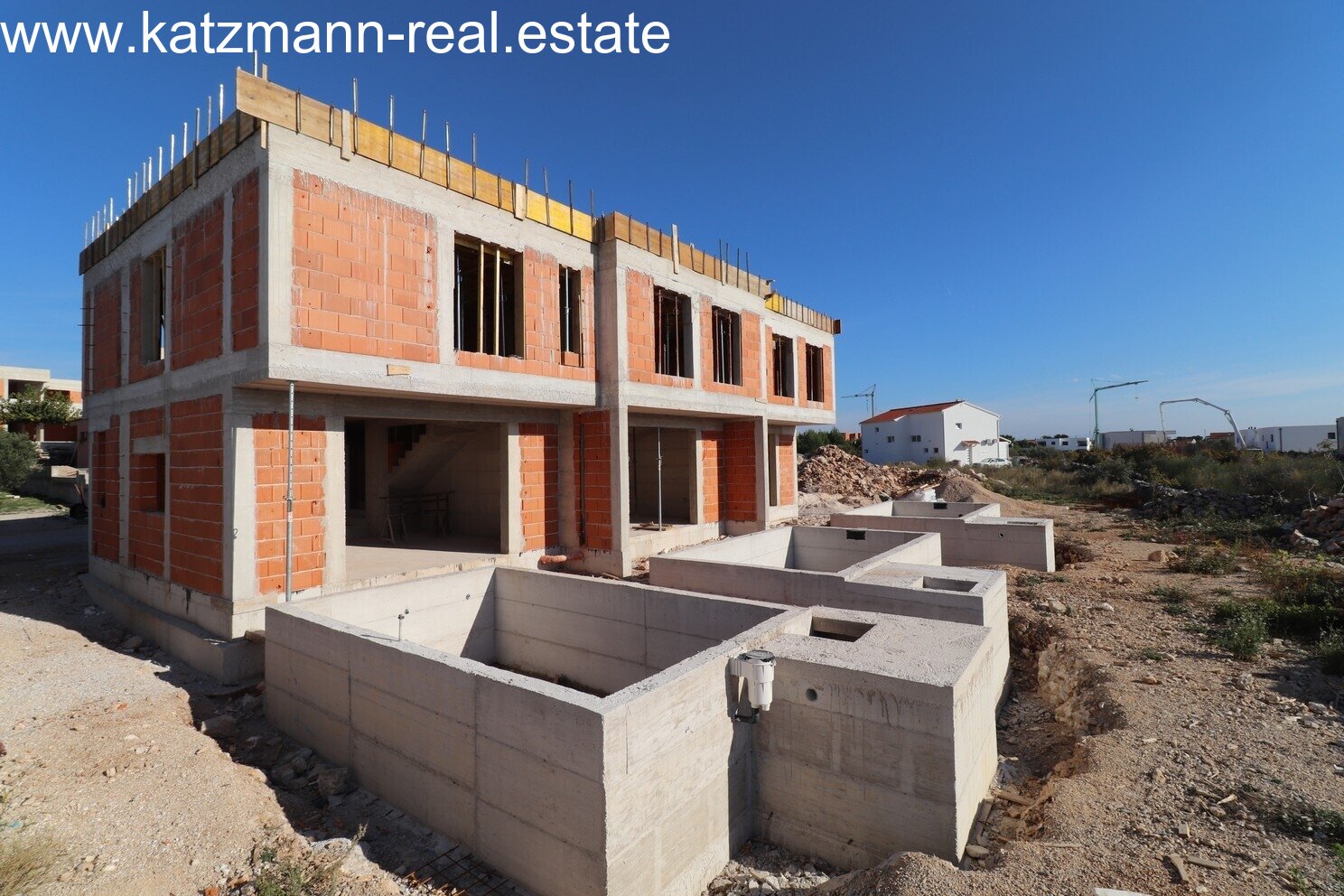 Moderne Doppelhaushälfte mit Pool - Vodice