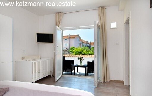 Freistehendes Erdgeschosshaus mit Garten - Vodice