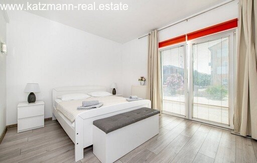 Freistehendes Erdgeschosshaus mit Garten - Vodice