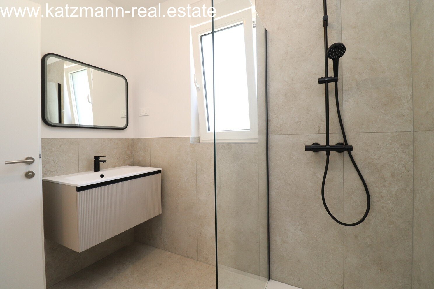 Neubau-Erdgeschosswohnung mit Garten in Strandnähe - Vodice