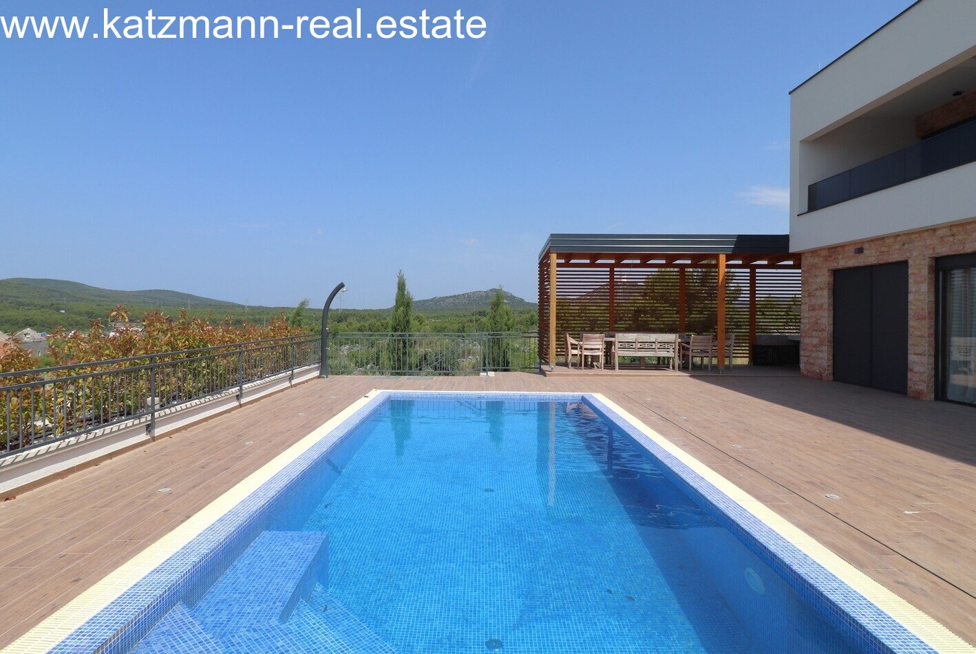 Exklusive Neubau-Villa mit Infinity- Pool und Meerblick - Vodice