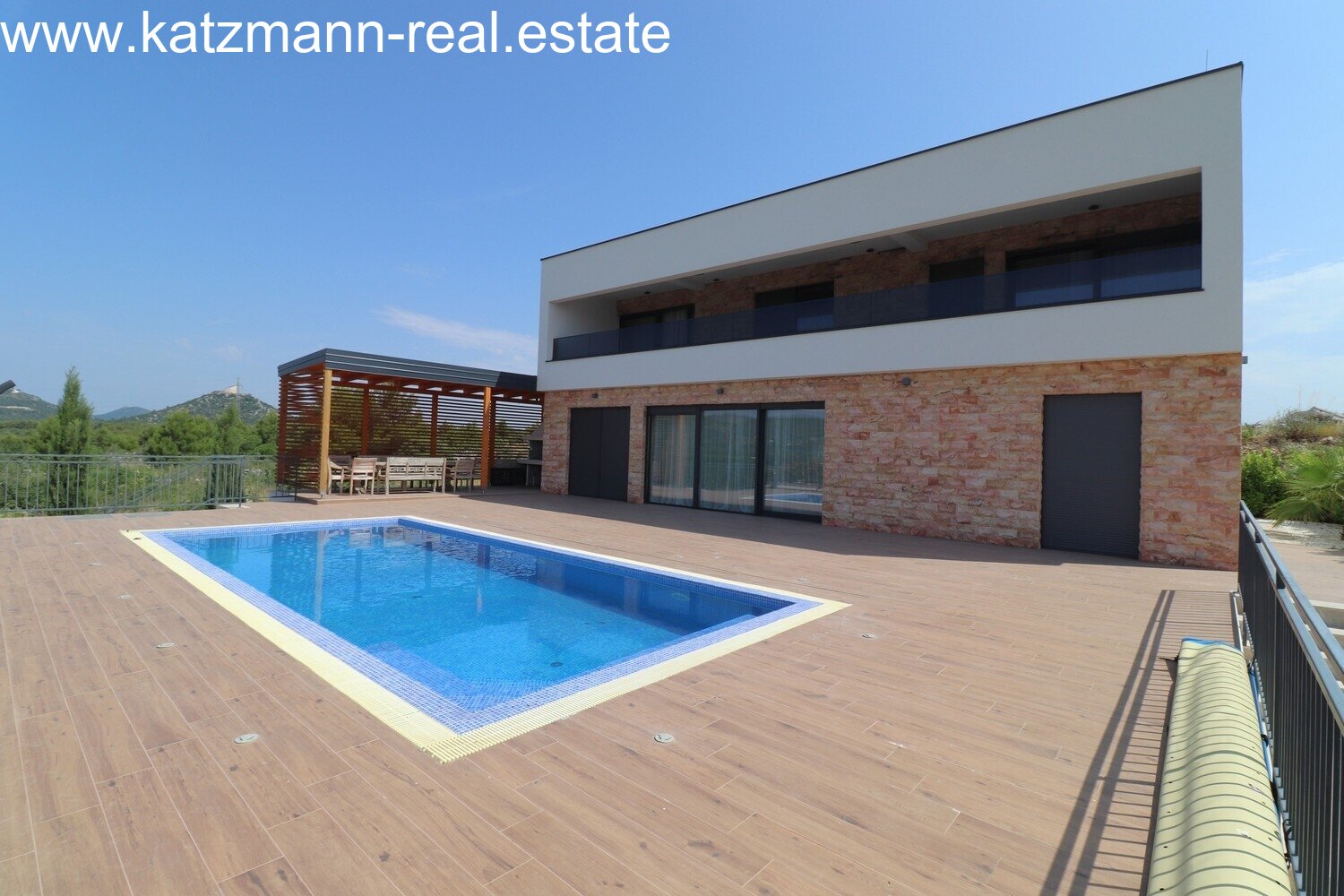 Exklusive Neubau-Villa mit Infinity- Pool und Meerblick - Vodice