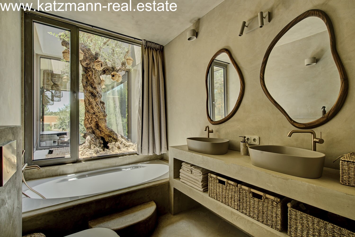 Yin Yang – Villa in Can Furnet