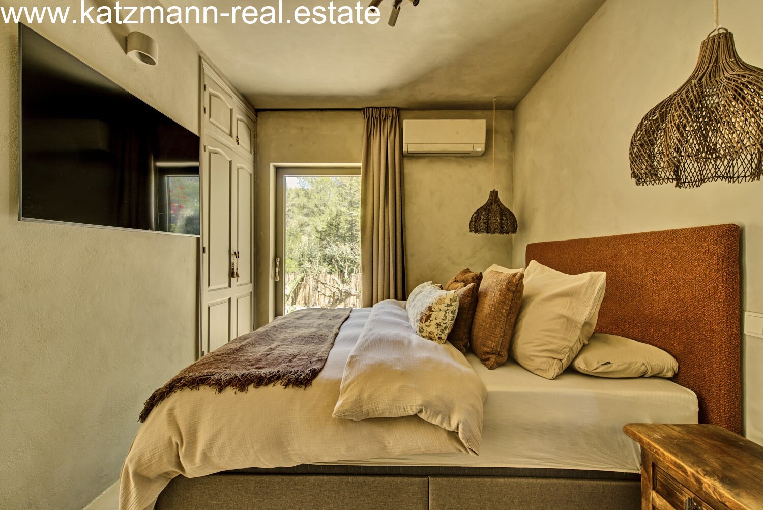 Yin Yang – Villa in Can Furnet