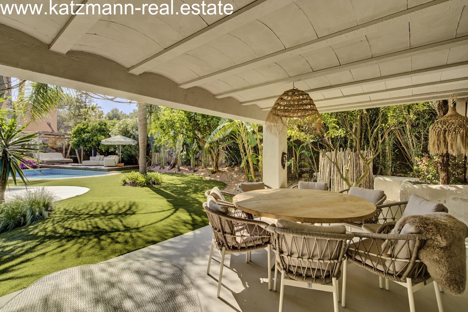 Yin Yang – Villa in Can Furnet