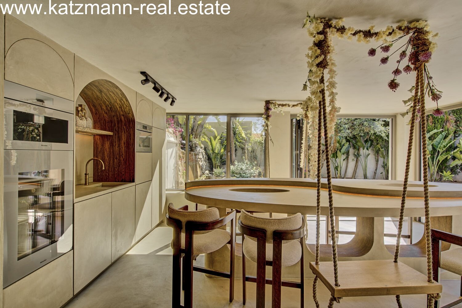 Yin Yang – Villa in Can Furnet