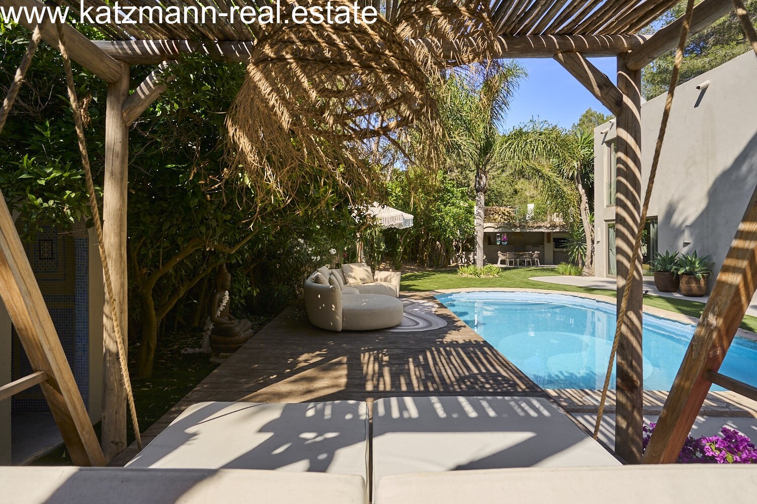 Yin Yang – Villa in Can Furnet