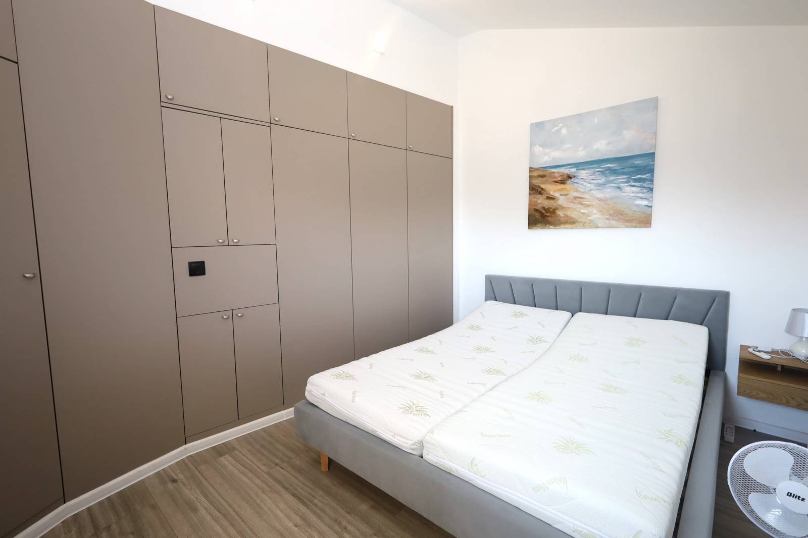 621077 - Villa in Vodice