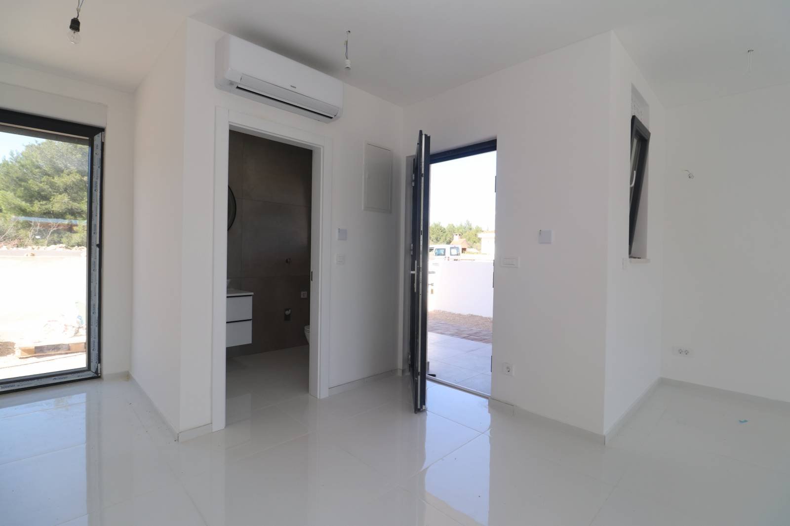520548 - Villa in Vodice