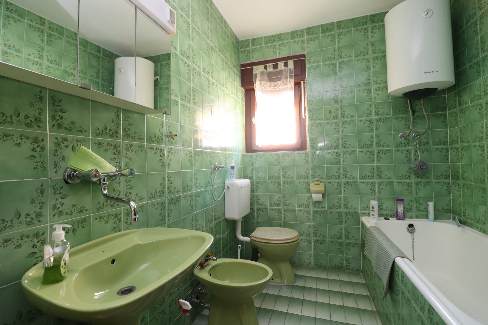 280073 - Villa in Vodice