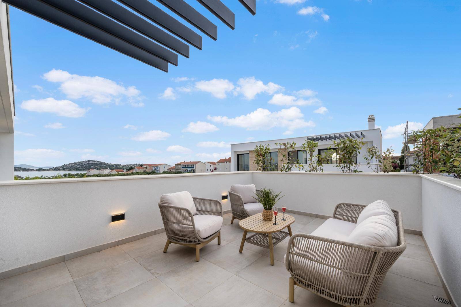 577504 - Villa in Tribunj