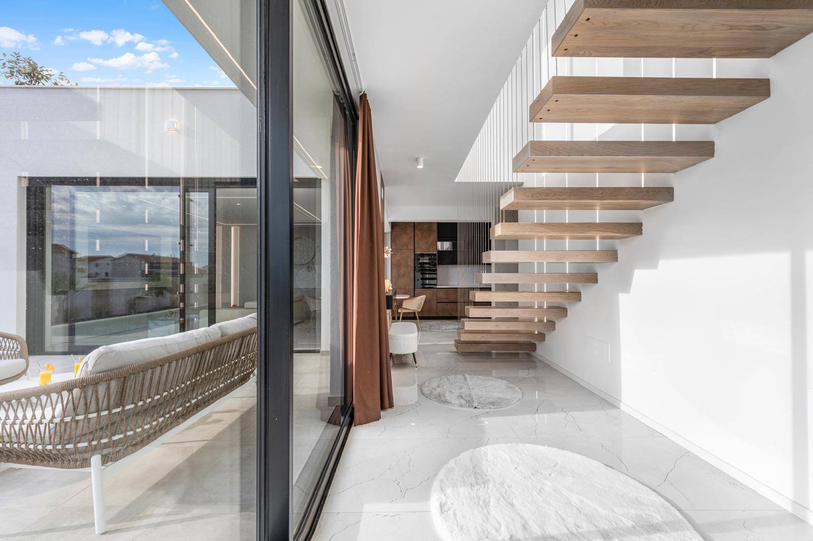 577504 - Villa in Tribunj