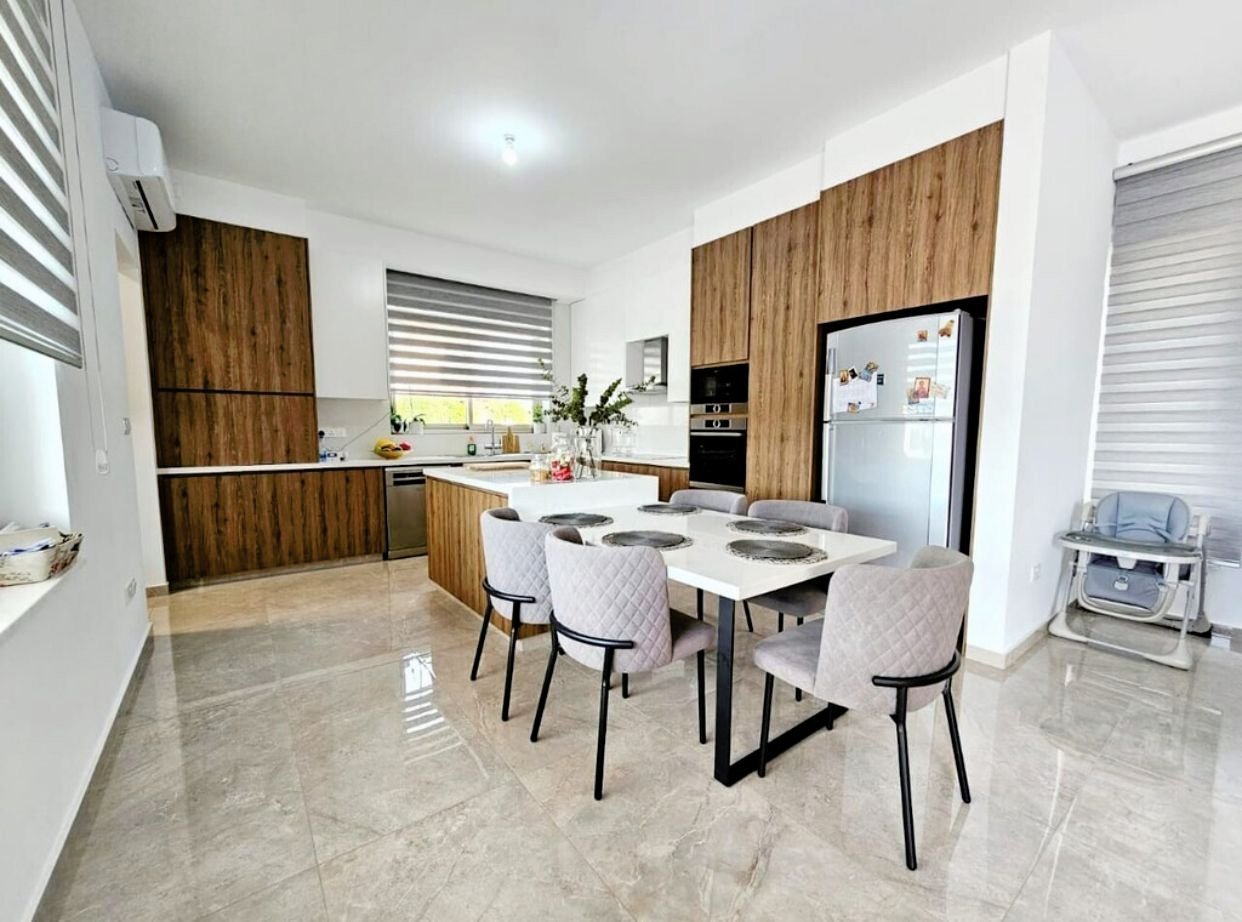 ? Exklusive Neubau-Bungalow in Emba, Paphos – Ideal für anspruchsvolle Familien & Relocation
For Sale | No VAT | Year of Build: 2023
Entdecken Sie e