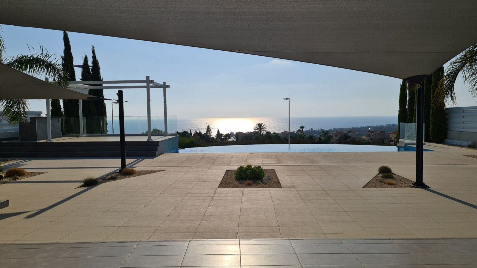 For sale: This beautiful detached villa in Pegeia - Sea Caves offers spacious living in one of the areas most sought-after locations. With an internal